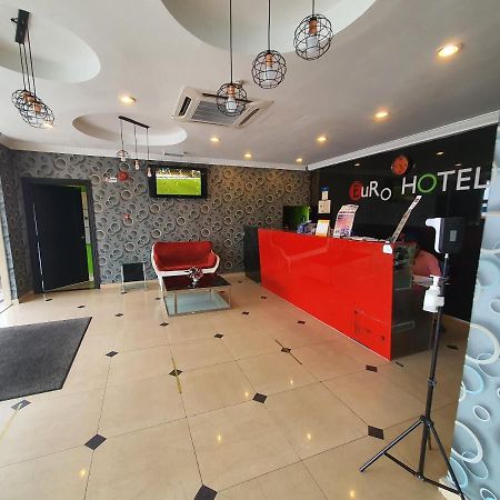 Oyo 90249 Euro Hotel Klang Exterior photo