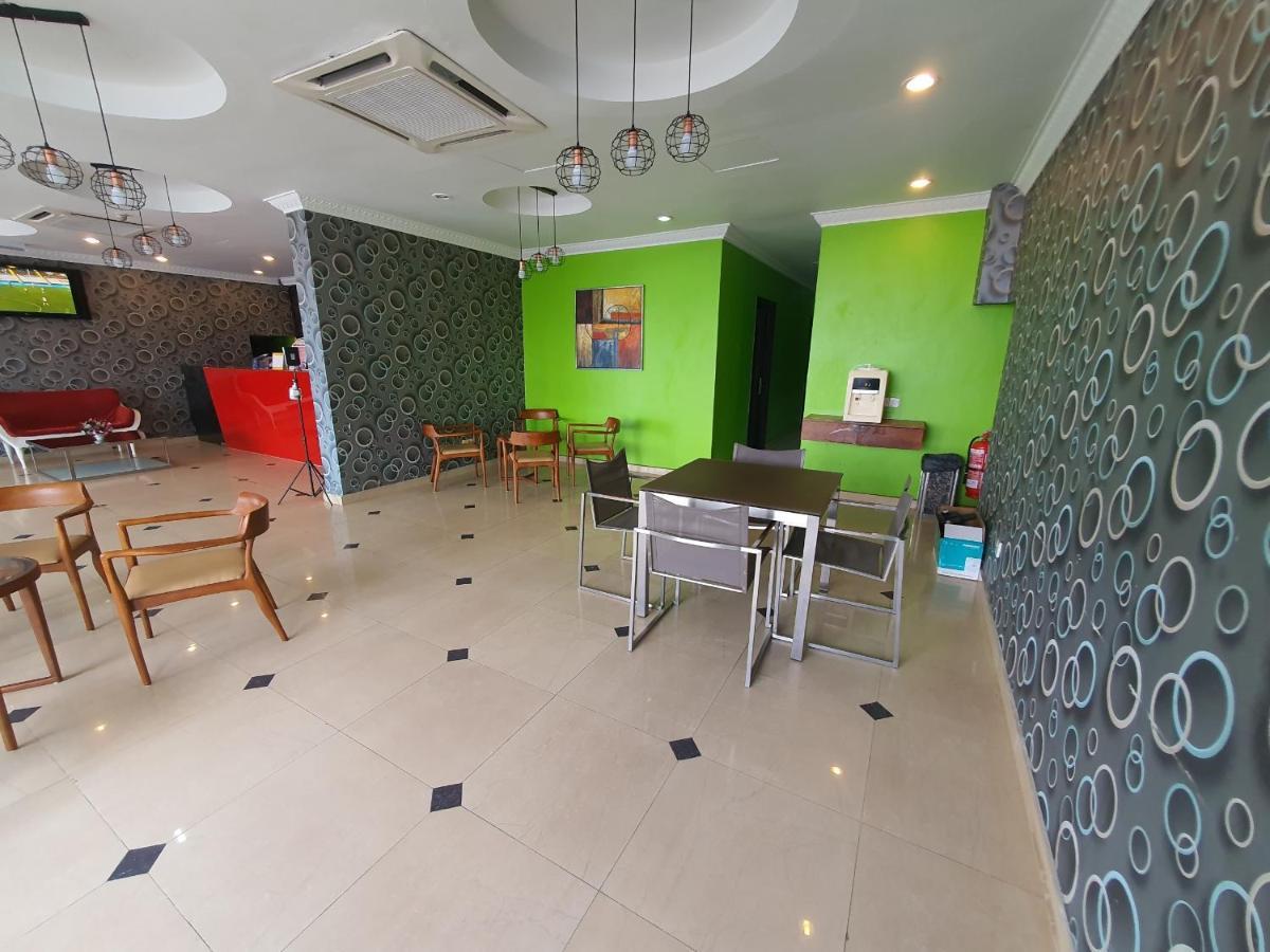 Oyo 90249 Euro Hotel Klang Exterior photo