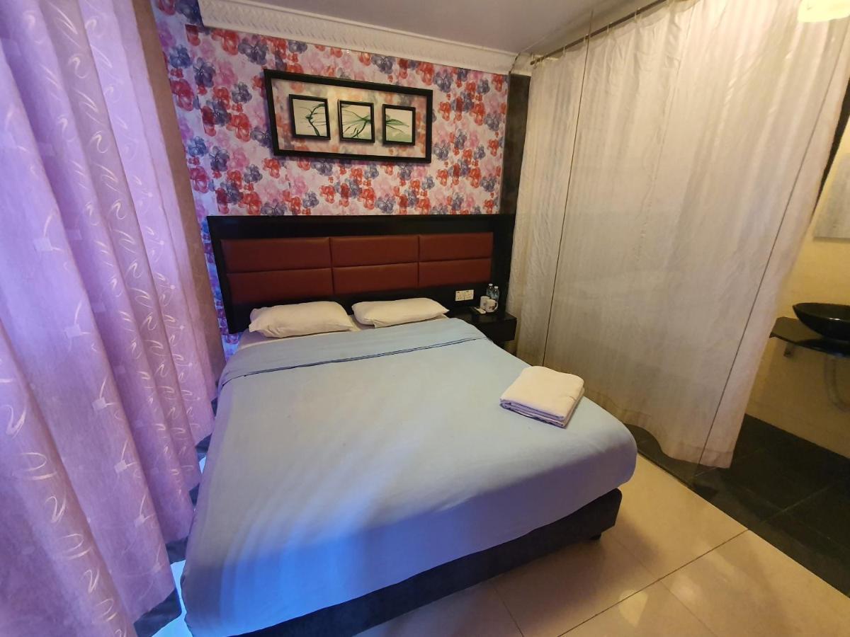 Oyo 90249 Euro Hotel Klang Exterior photo