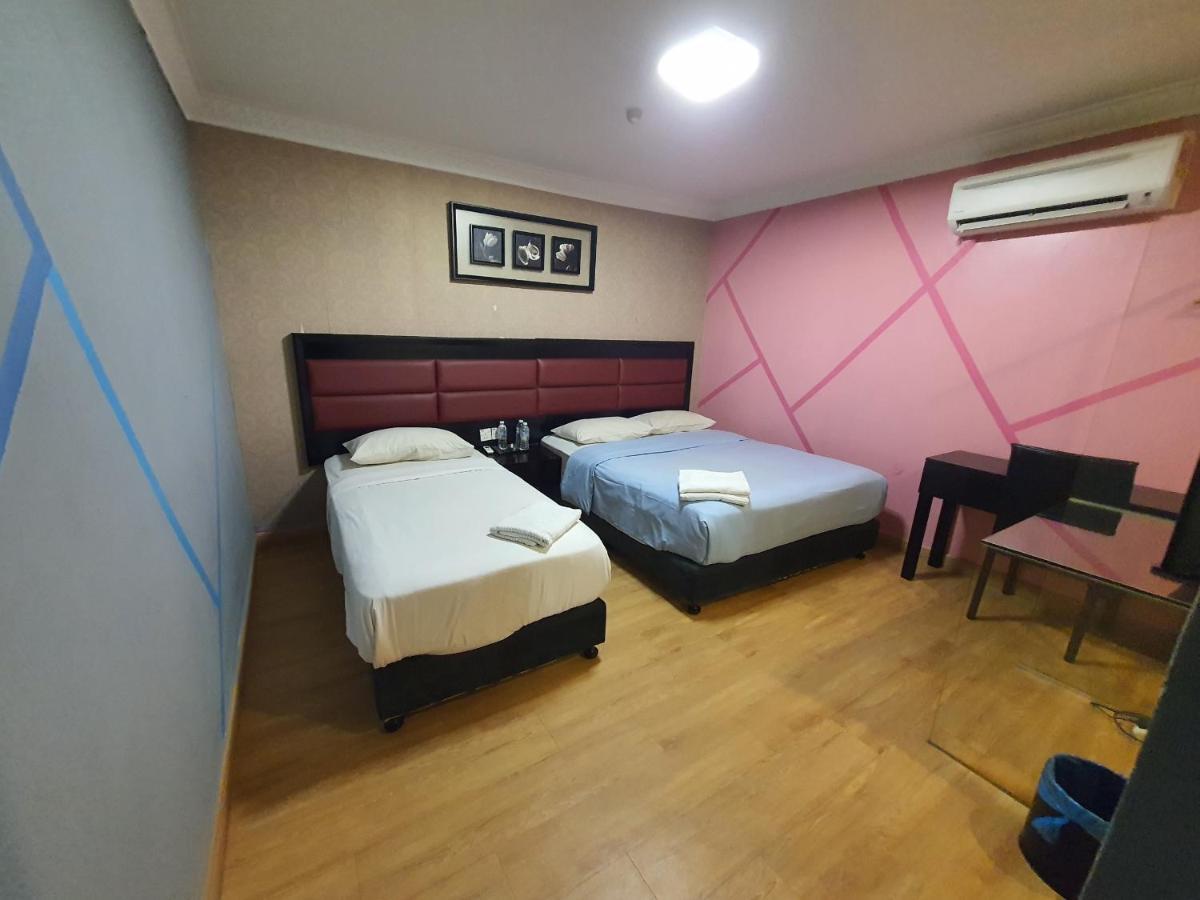 Oyo 90249 Euro Hotel Klang Exterior photo