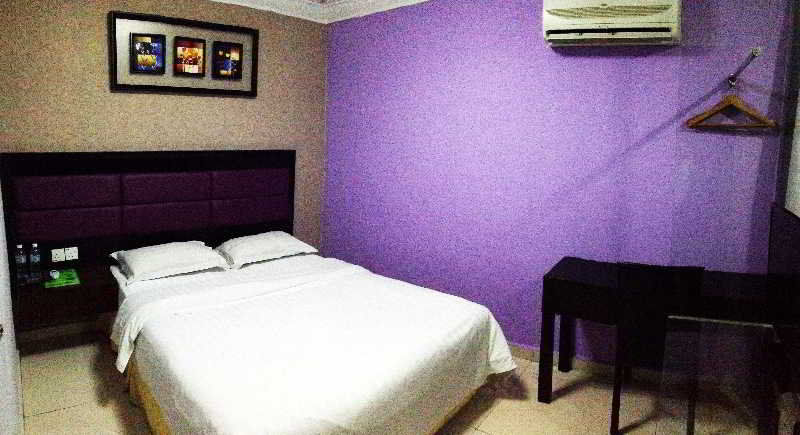 Oyo 90249 Euro Hotel Klang Exterior photo